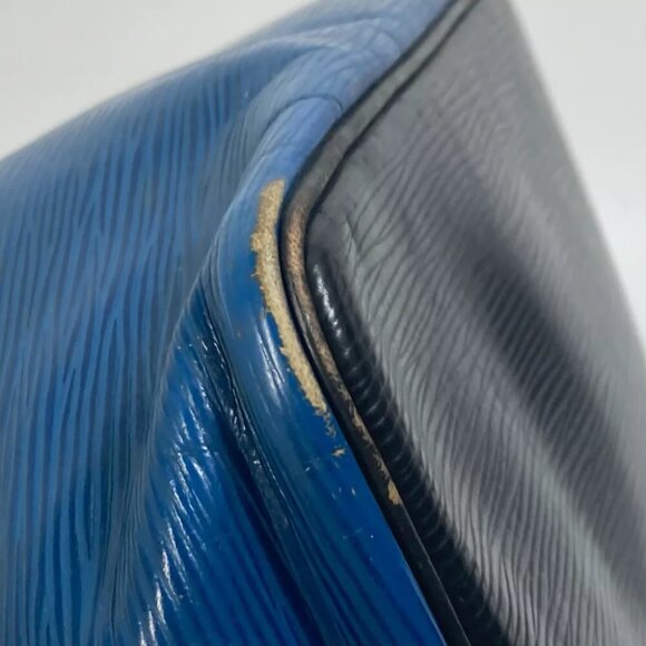 LOUIS VUITTON Epi Petit Noe drawstring Bicolor Shoulder Bag - Picture 11 of 16